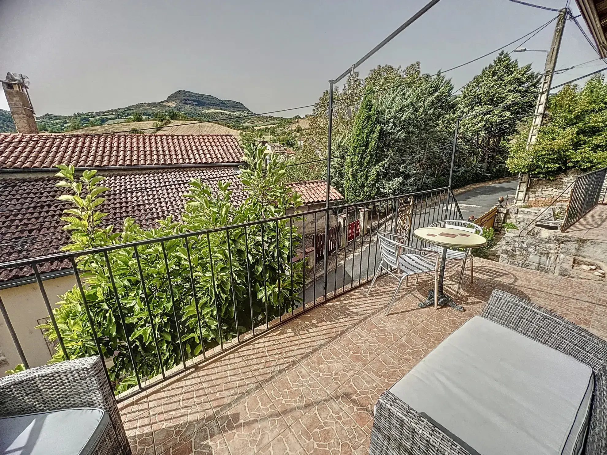 Maison de 91 m² avec 2 chambres, terrasse et garage dans le Parc des Grands Causses 