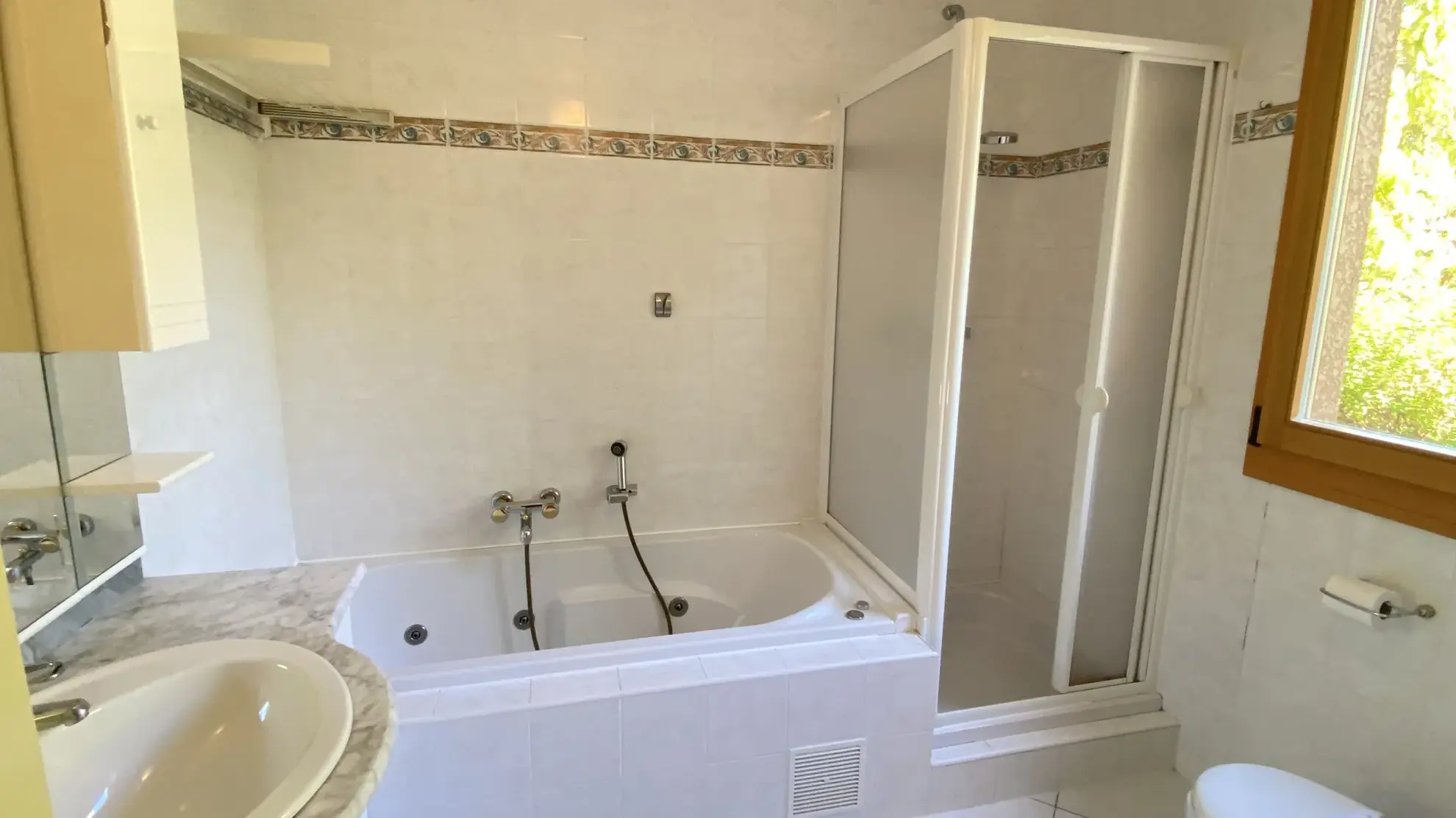 Villa T4 avec grande piscine et équipements de loisirs à Lombez 