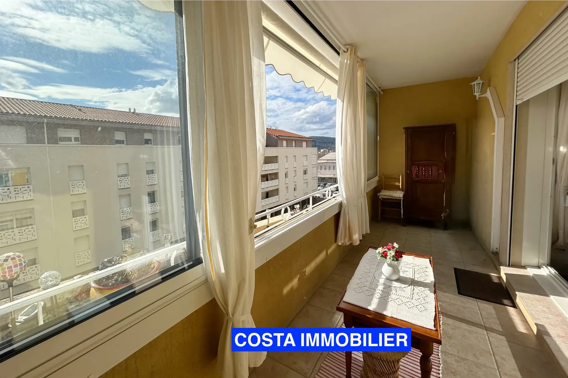 Appartement F2 avec terrasse, garage et sécurité à Draguignan