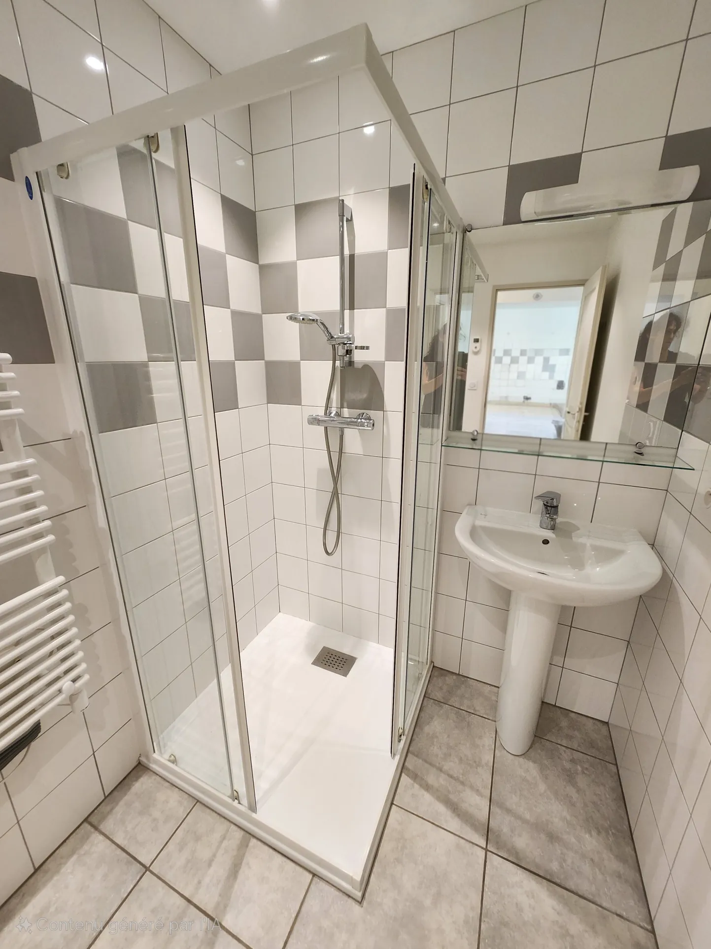 Charmante maison de village à Châteauredon avec deux appartements et potentiel d’investissement 