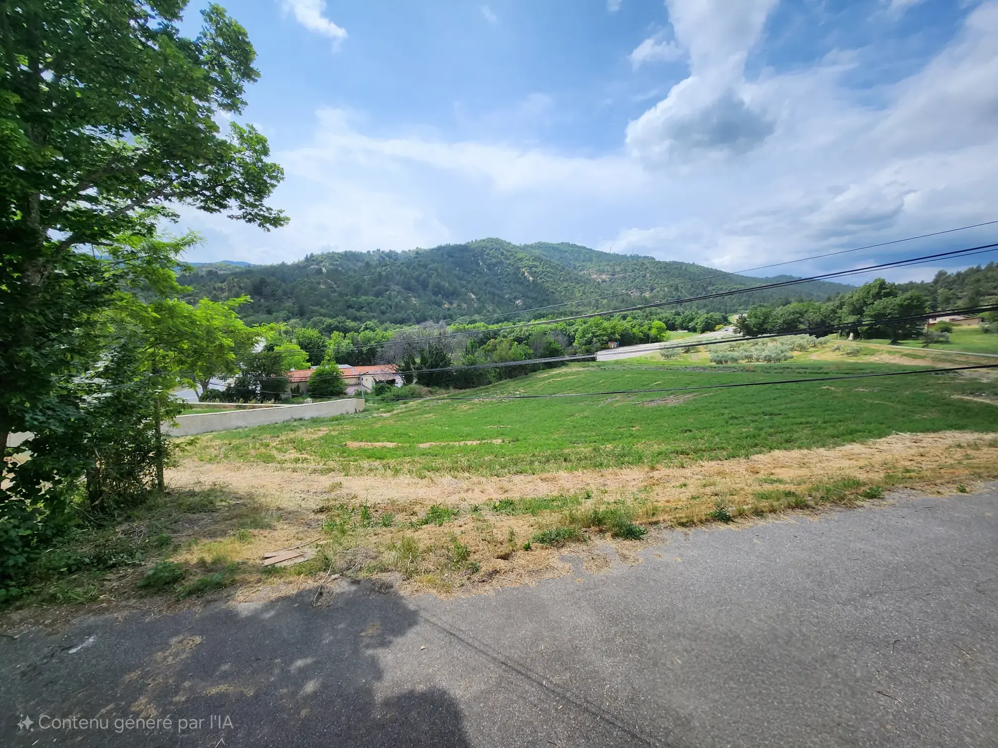 Charmante maison de village à Châteauredon avec deux appartements et potentiel d’investissement 