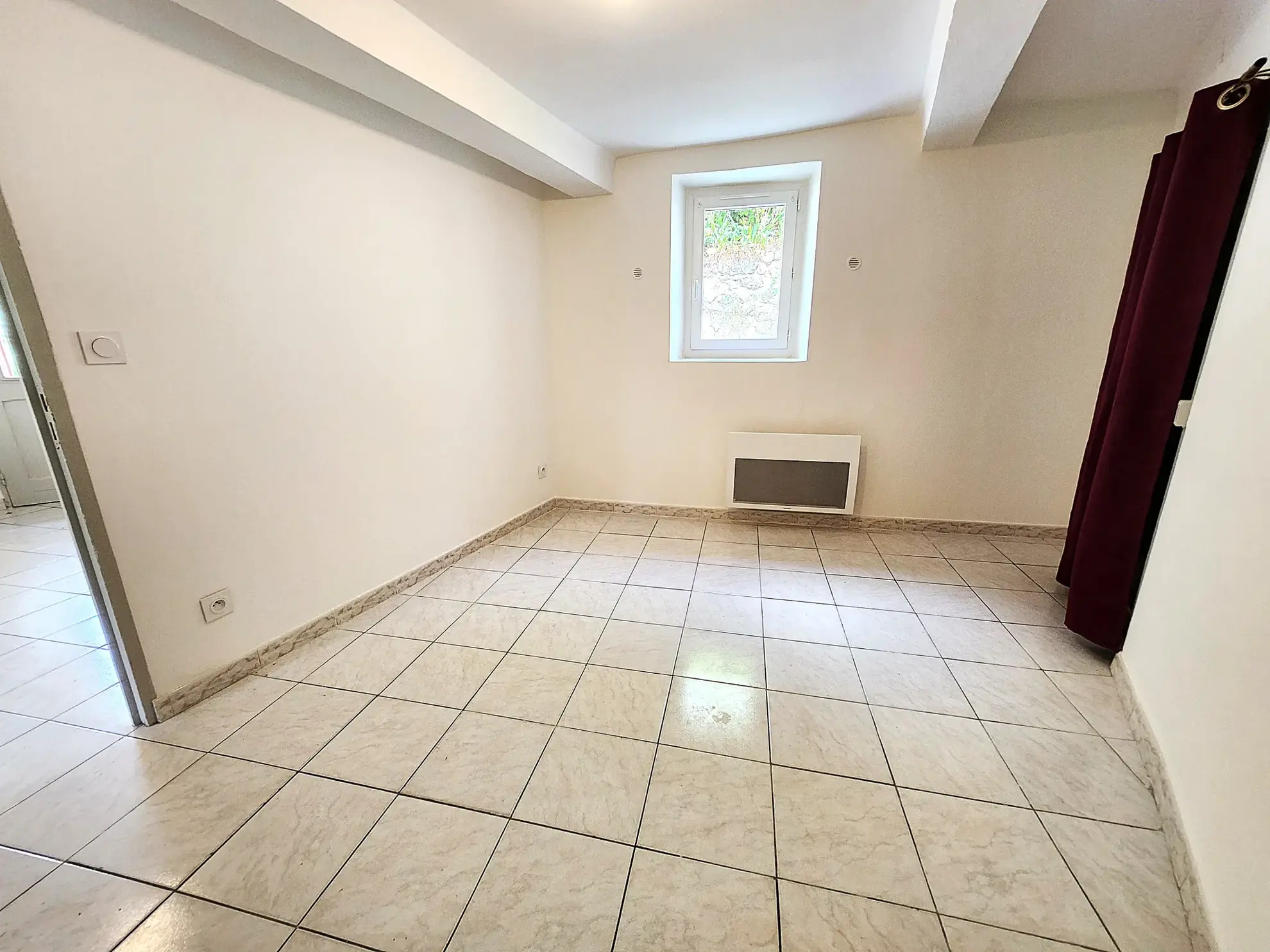 Charmante maison de village à Châteauredon avec deux appartements et potentiel d’investissement 