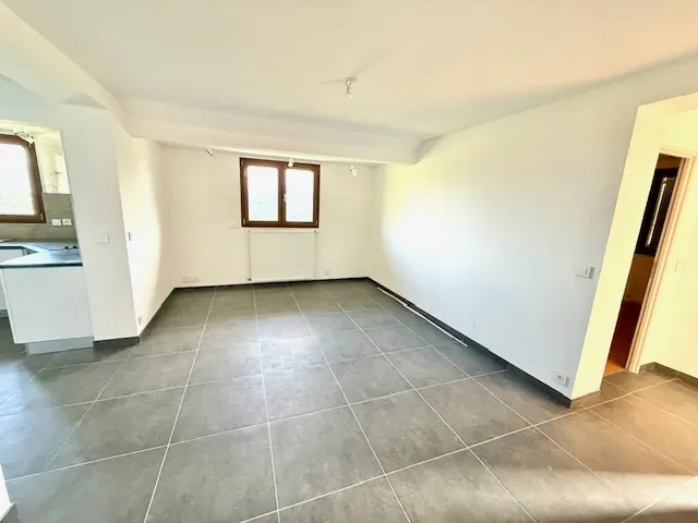 Appartement T3 neuf de 68 m² à Eloise, dernier étage, proche Genève 