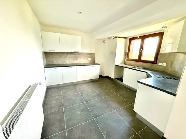 Appartement T3 neuf de 68 m² à Eloise, dernier étage, proche Genève 