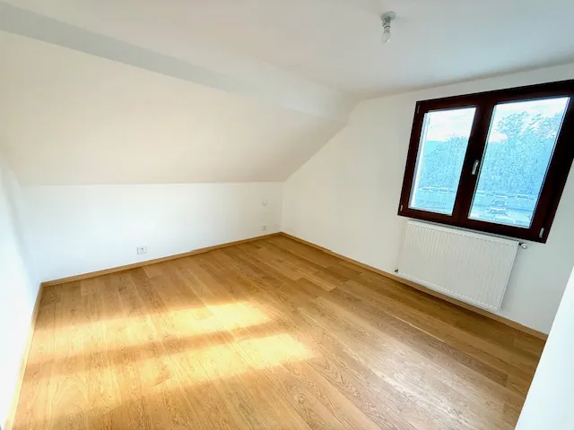 Appartement T3 neuf de 68 m² à Eloise, dernier étage, proche Genève 