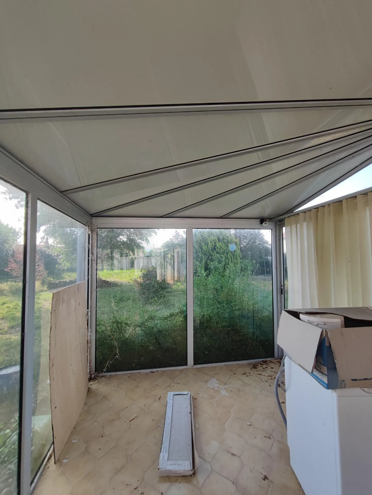 Maison traditionnelle à Juillac 78 m² avec terrain de 950 m² à rénover 