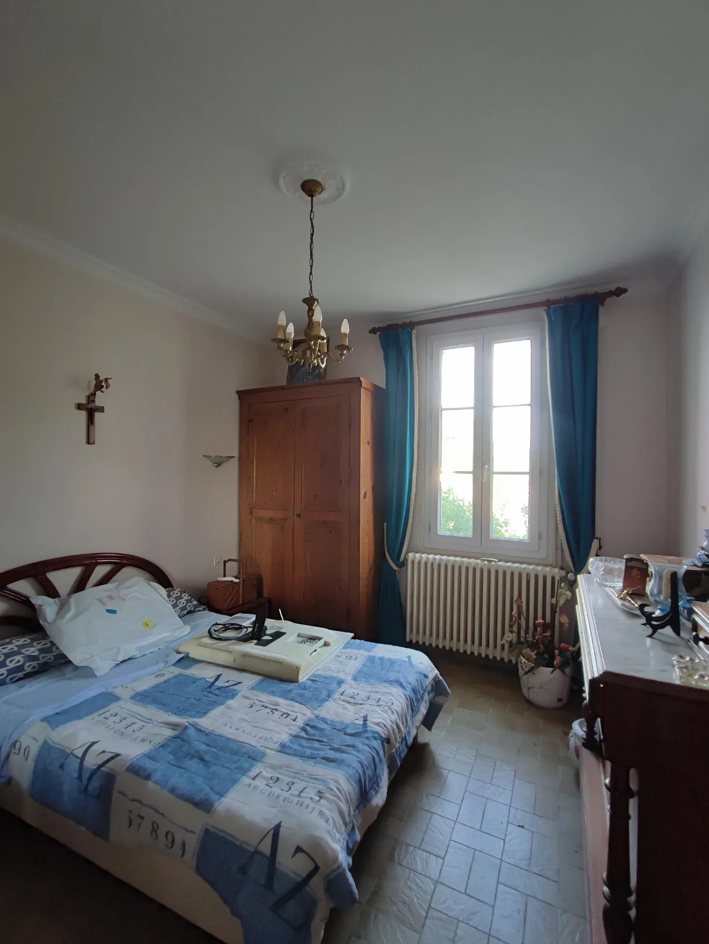 Maison traditionnelle à Juillac 78 m² avec terrain de 950 m² à rénover 