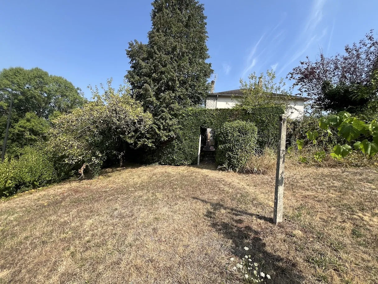 Maison à rénover à Juillac (19350) - Calme et potentiel 
