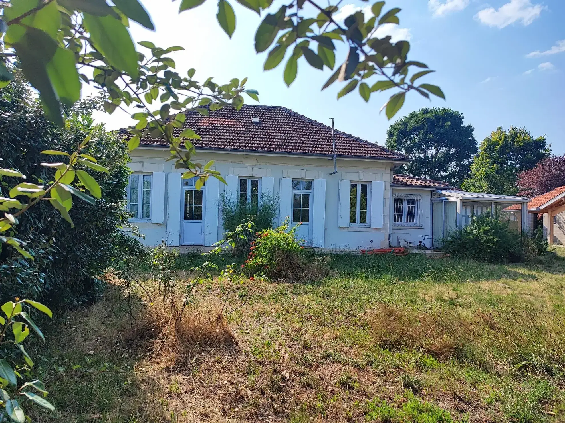 Maison traditionnelle à Juillac 78 m² avec terrain de 950 m² à rénover 