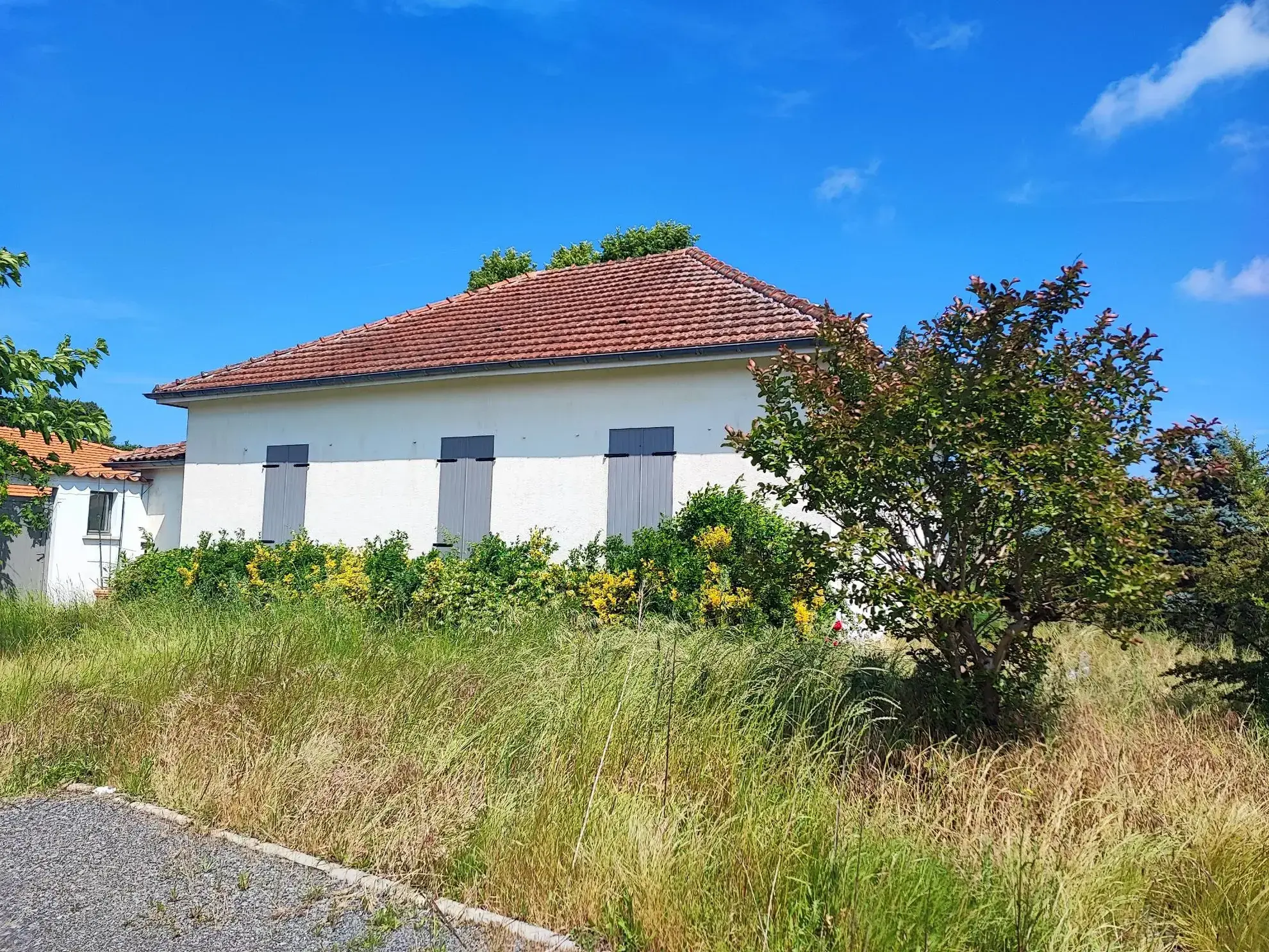Maison traditionnelle à Juillac 78 m² avec terrain de 950 m² à rénover 