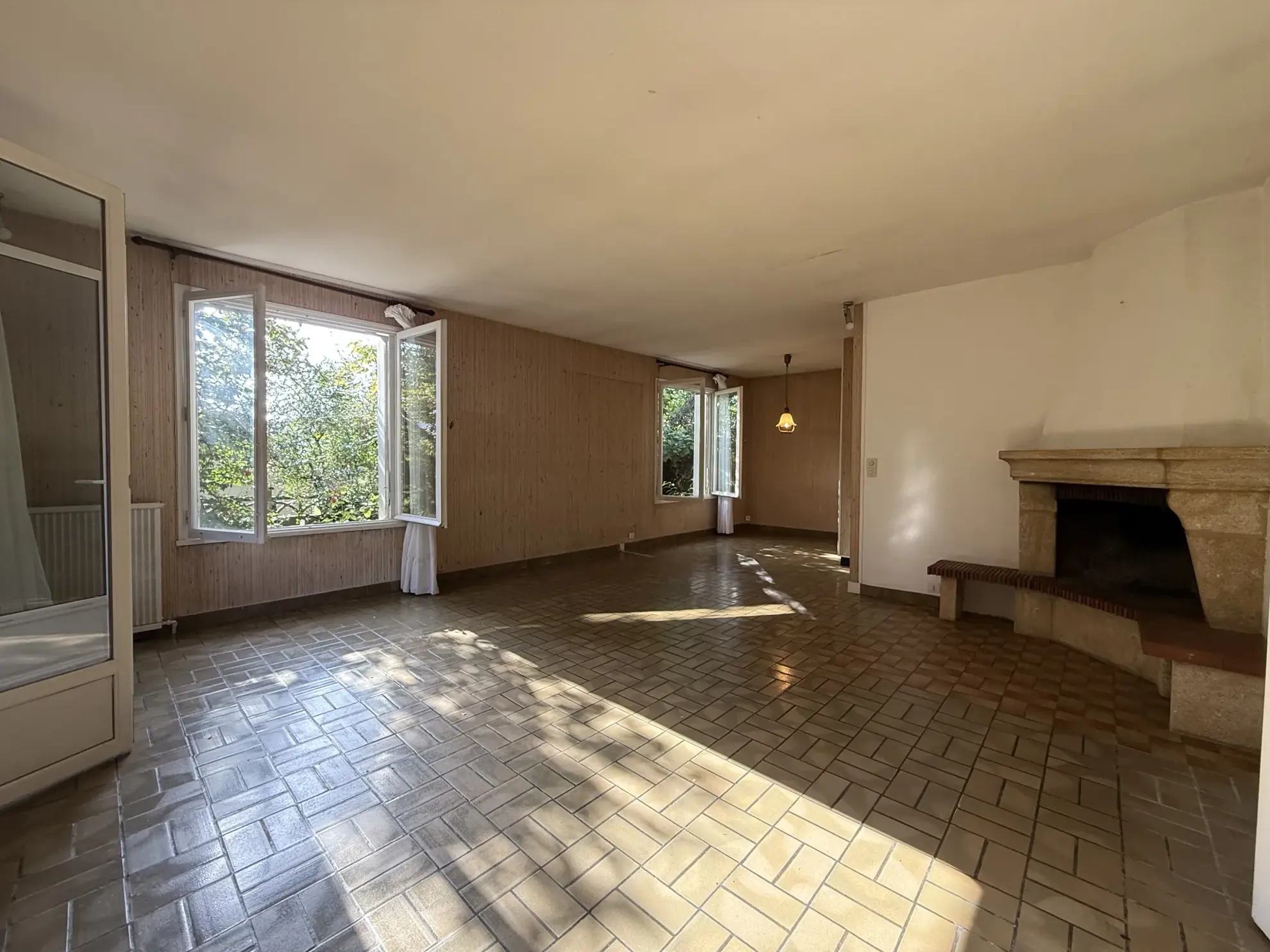 Maison à vendre à Libourne avec 5 chambres, jardin et potentiel locatif élevé 