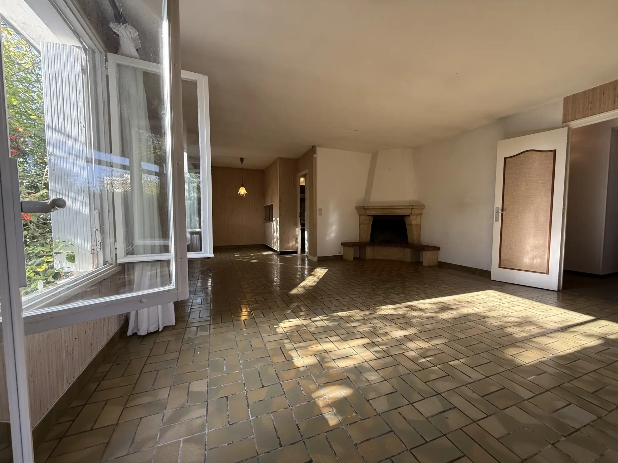 Maison à vendre à Libourne avec 5 chambres, jardin et potentiel locatif élevé 