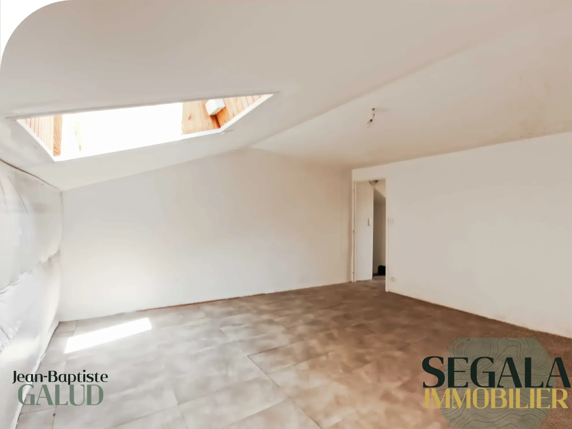 Maison de plain-pied à Mirandol avec grand terrain et panneaux solaires 