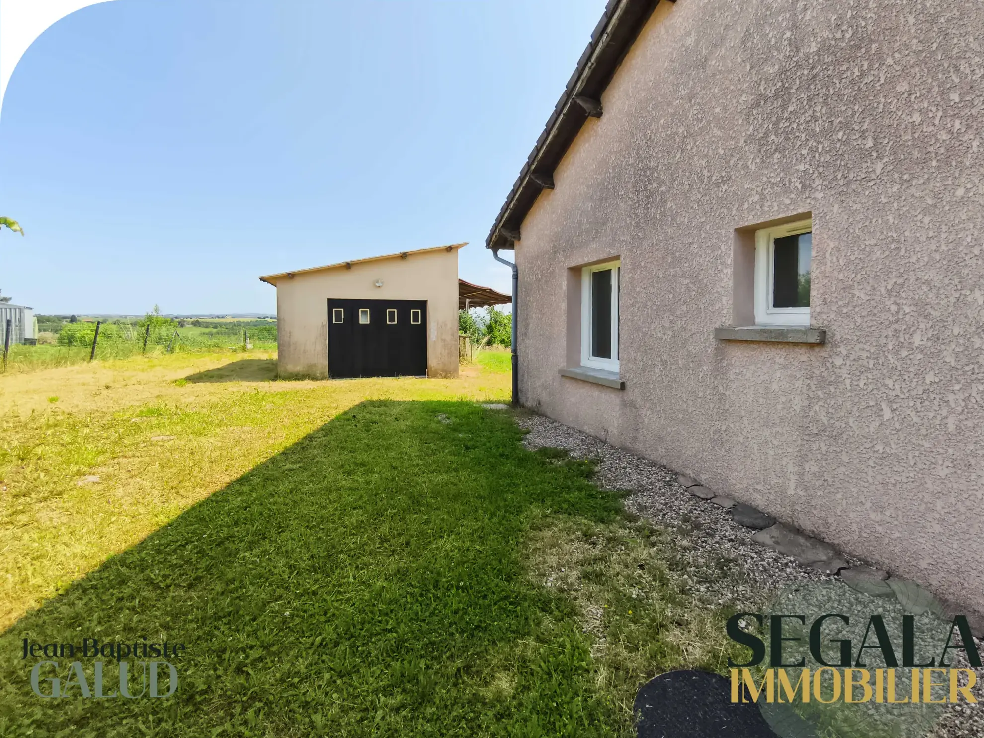 Maison de plain-pied à Mirandol avec grand terrain et panneaux solaires 