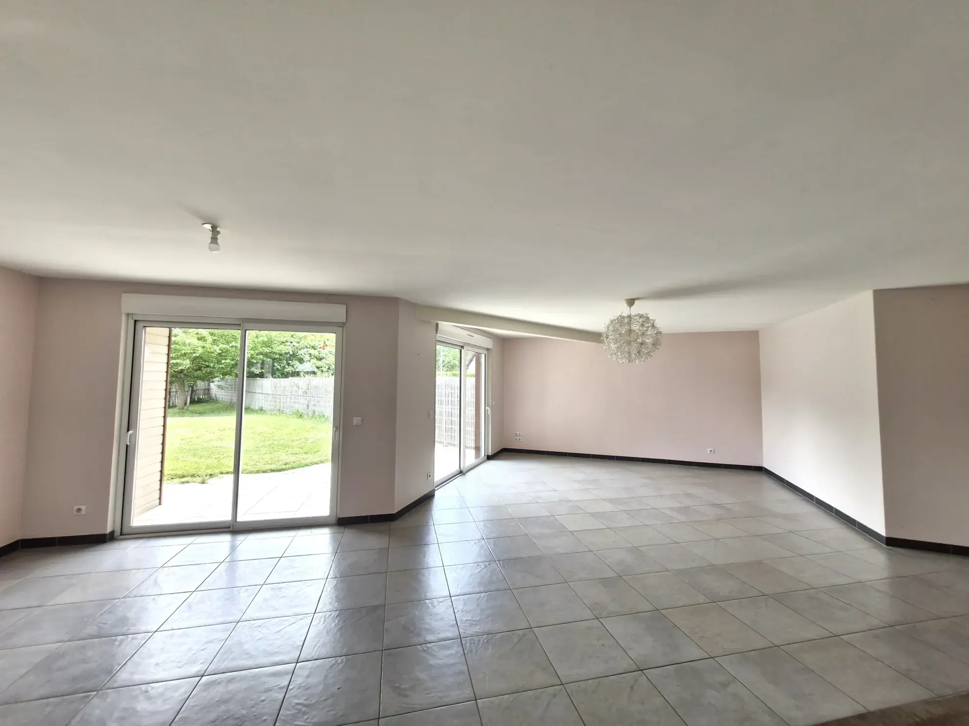 Belle maison de plain-pied avec 4 chambres à Odos proche Tarbes 