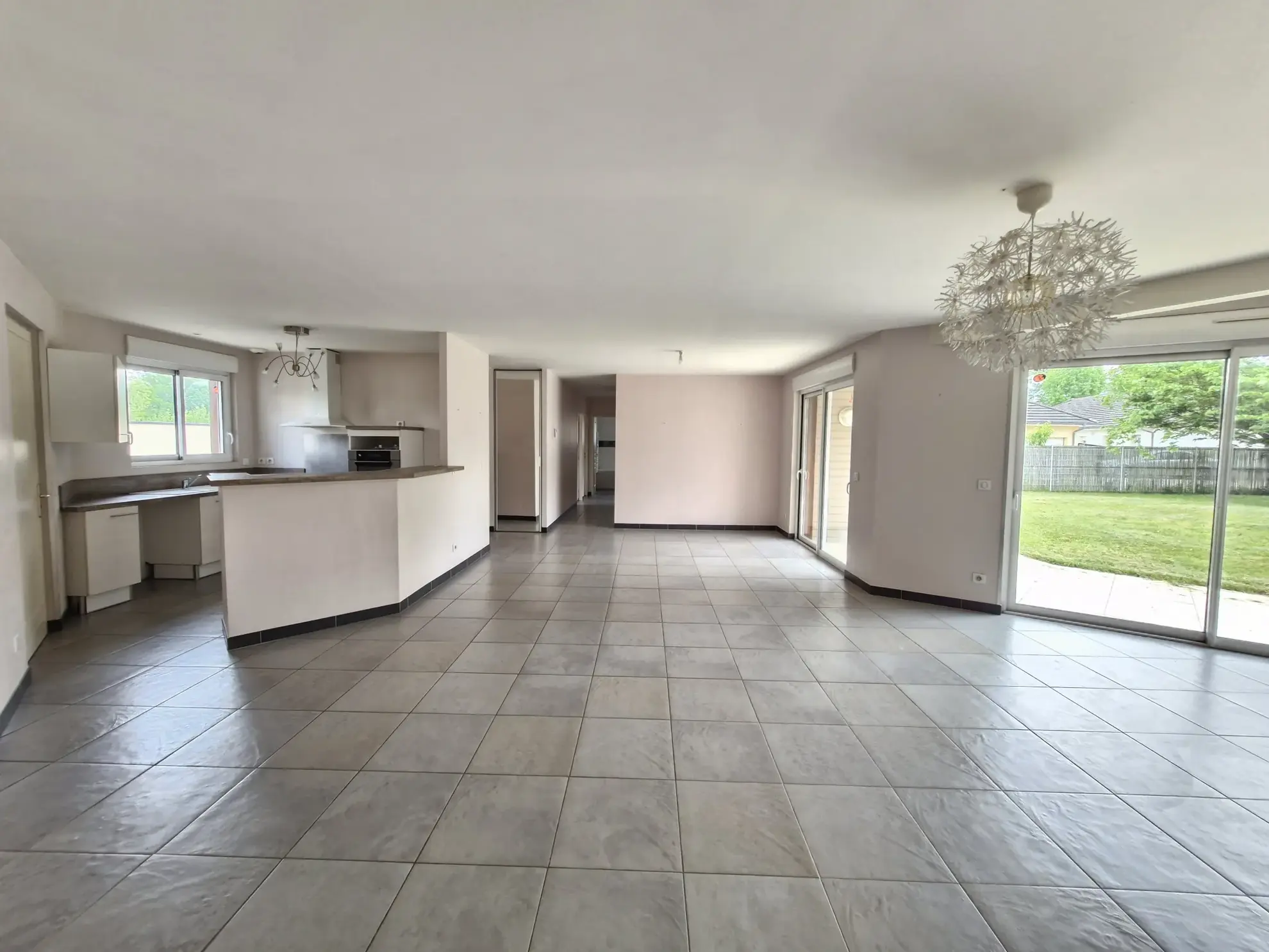 Belle maison de plain-pied avec 4 chambres à Odos proche Tarbes 