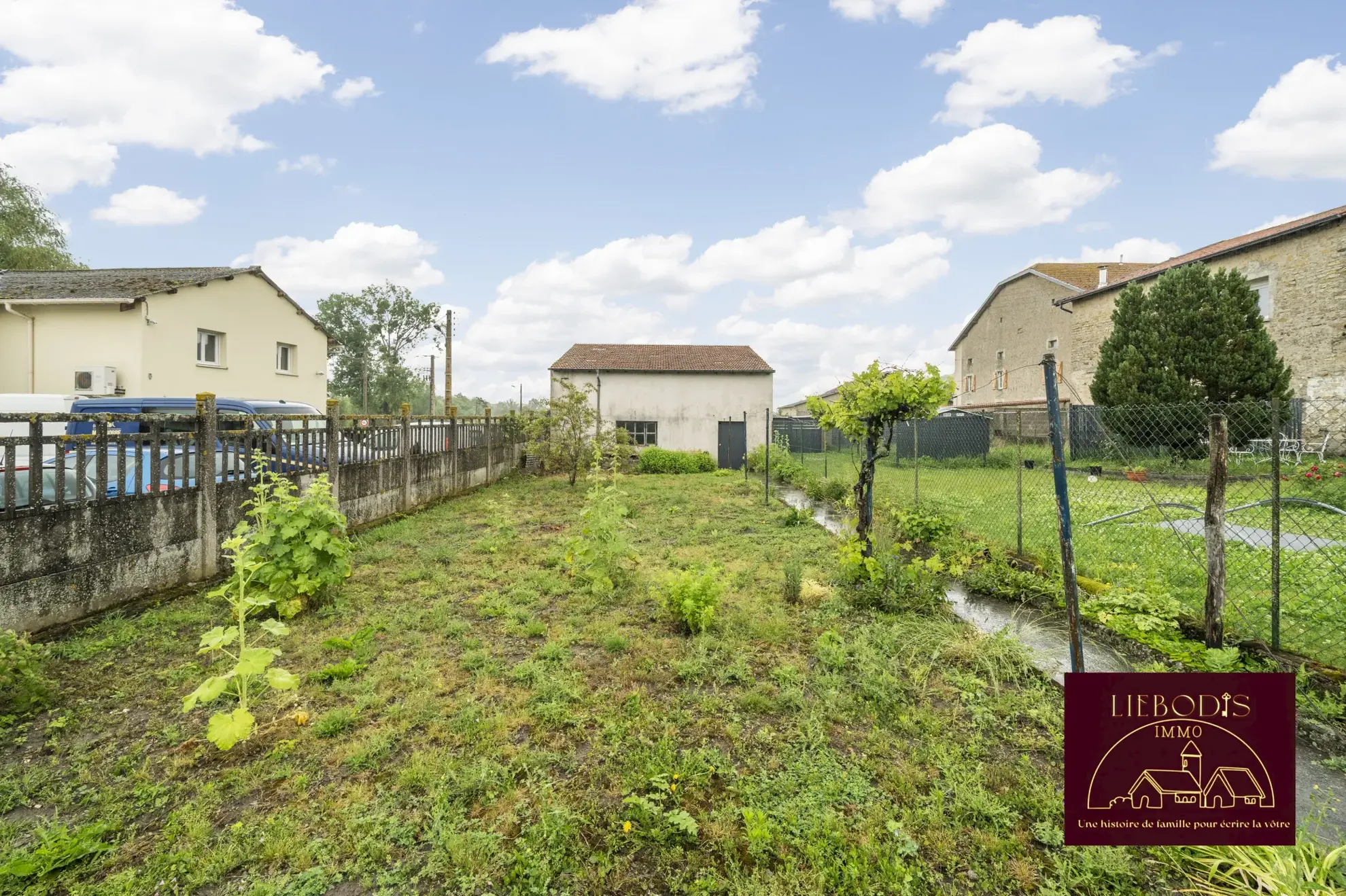 Maison familiale spacieuse avec jardin et dépendance à Haroué près de Bayon 