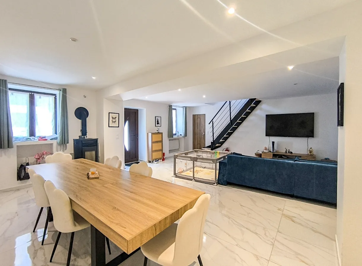 Maison de village rénovée à Crézancy – 6 chambres, jardin, proche Château-Thierry 