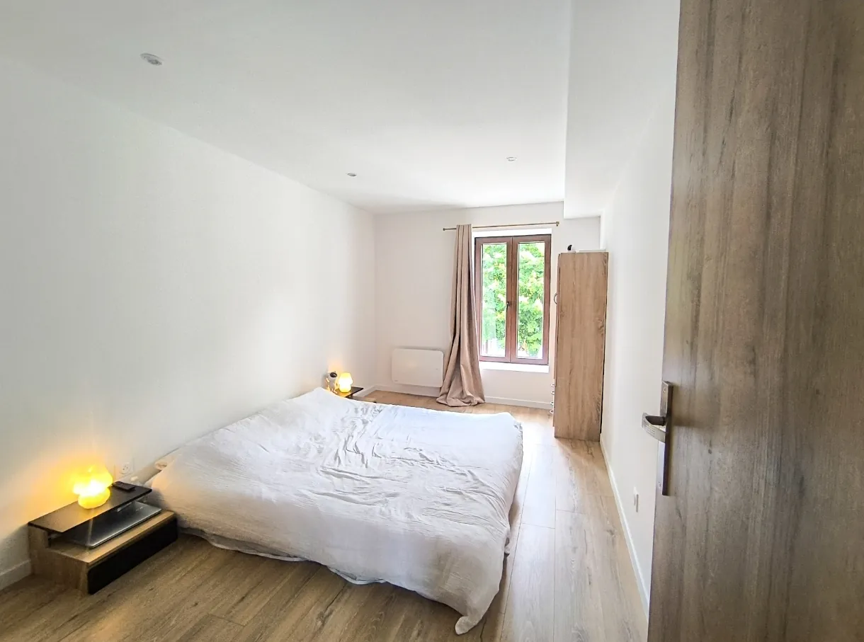 Maison de village rénovée à Crézancy – 6 chambres, jardin, proche Château-Thierry 