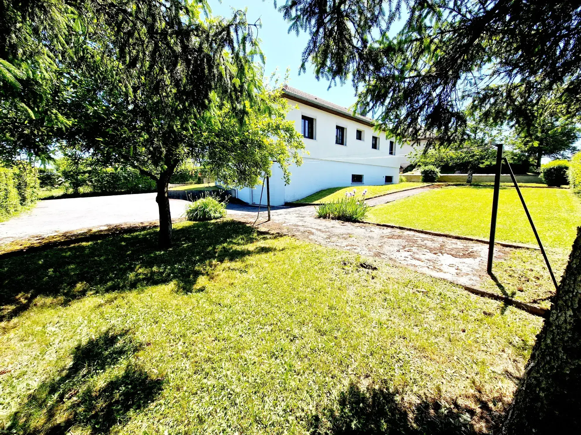 Vente Pavillon T5 de 100 m² avec garage et terrasse à Bourbonne les Bains