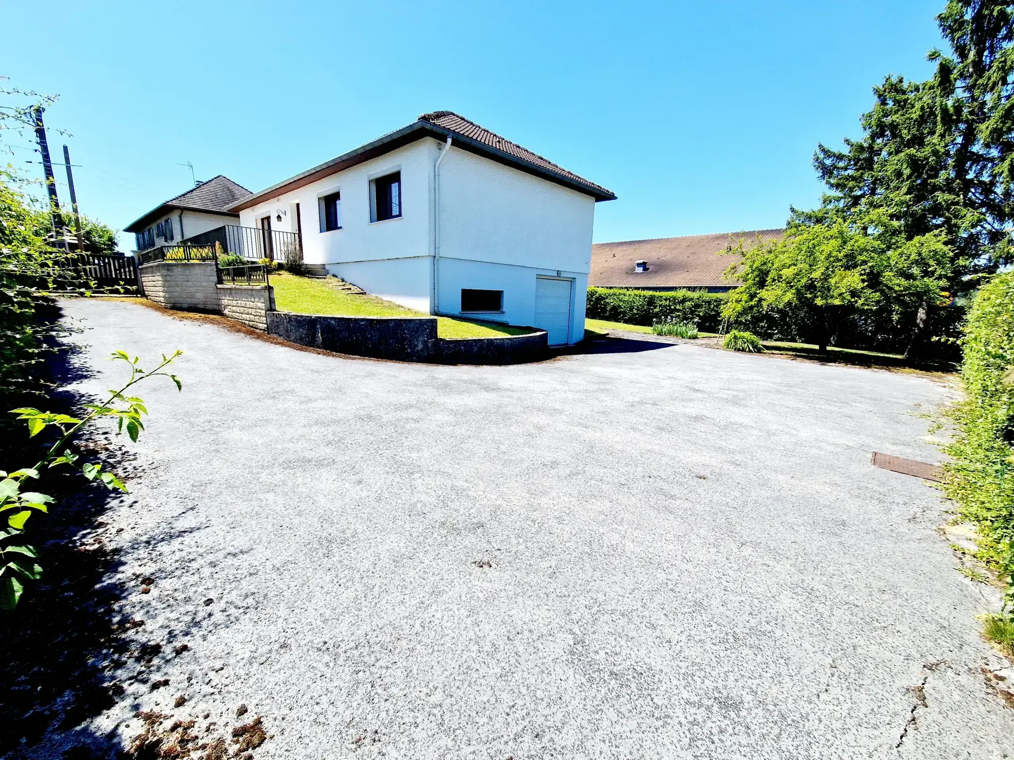 Vente Pavillon T5 de 100 m² avec garage et terrasse à Bourbonne les Bains 