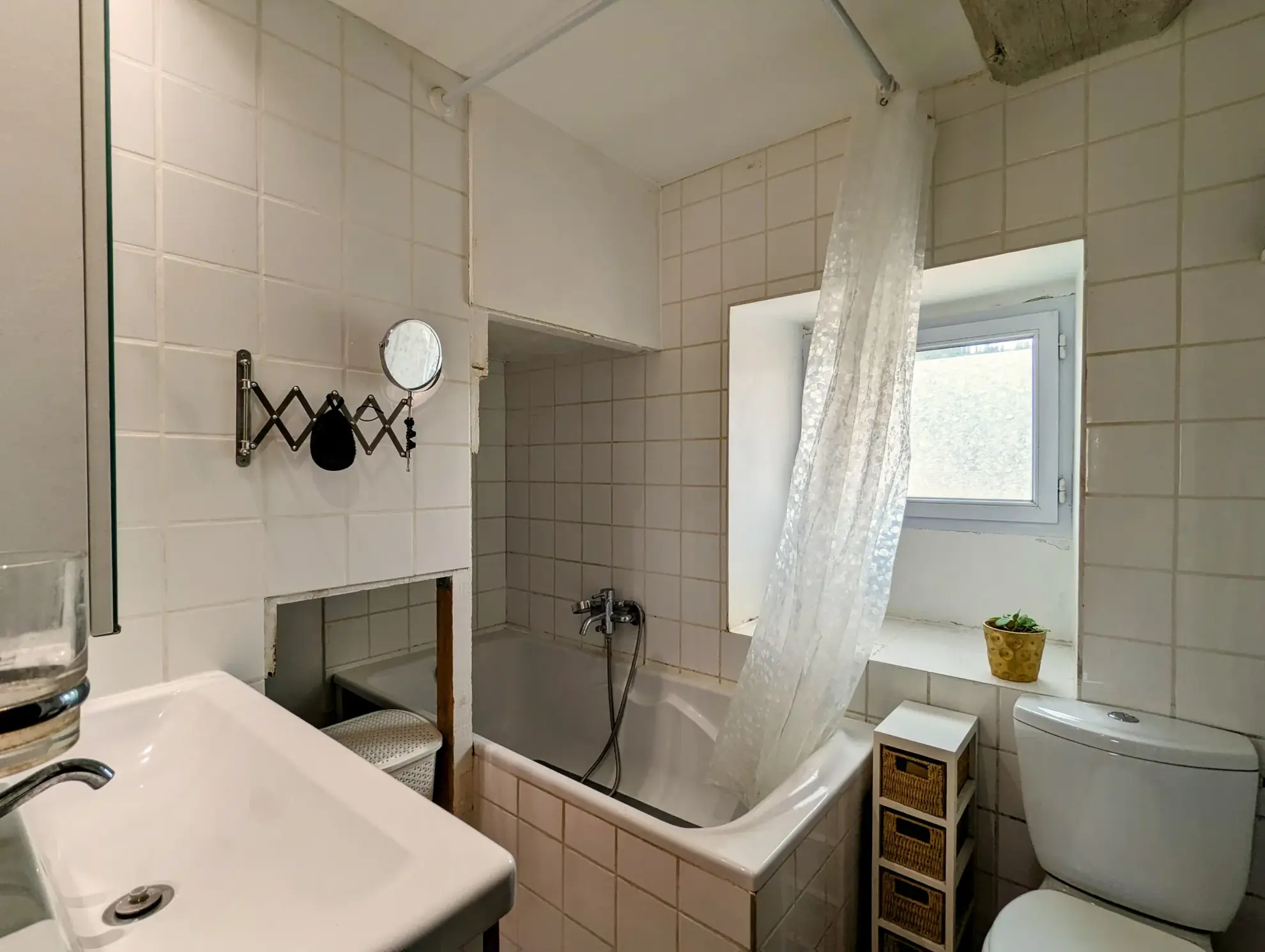 Appartement triplex lumineux avec terrasse à Bédarieux - Vue dégagée et emplacement privilégié 