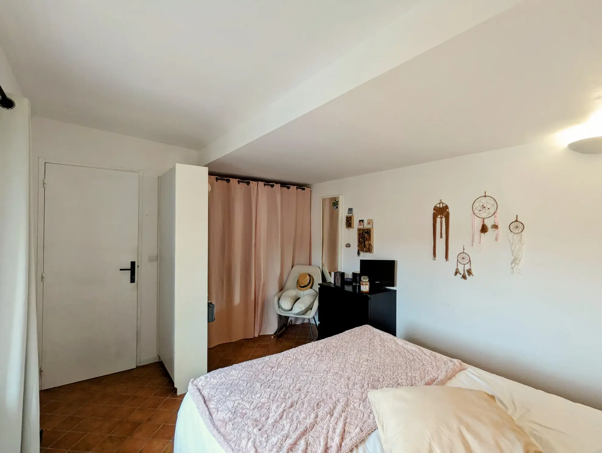 Appartement triplex lumineux avec terrasse à Bédarieux - Vue dégagée et emplacement privilégié 