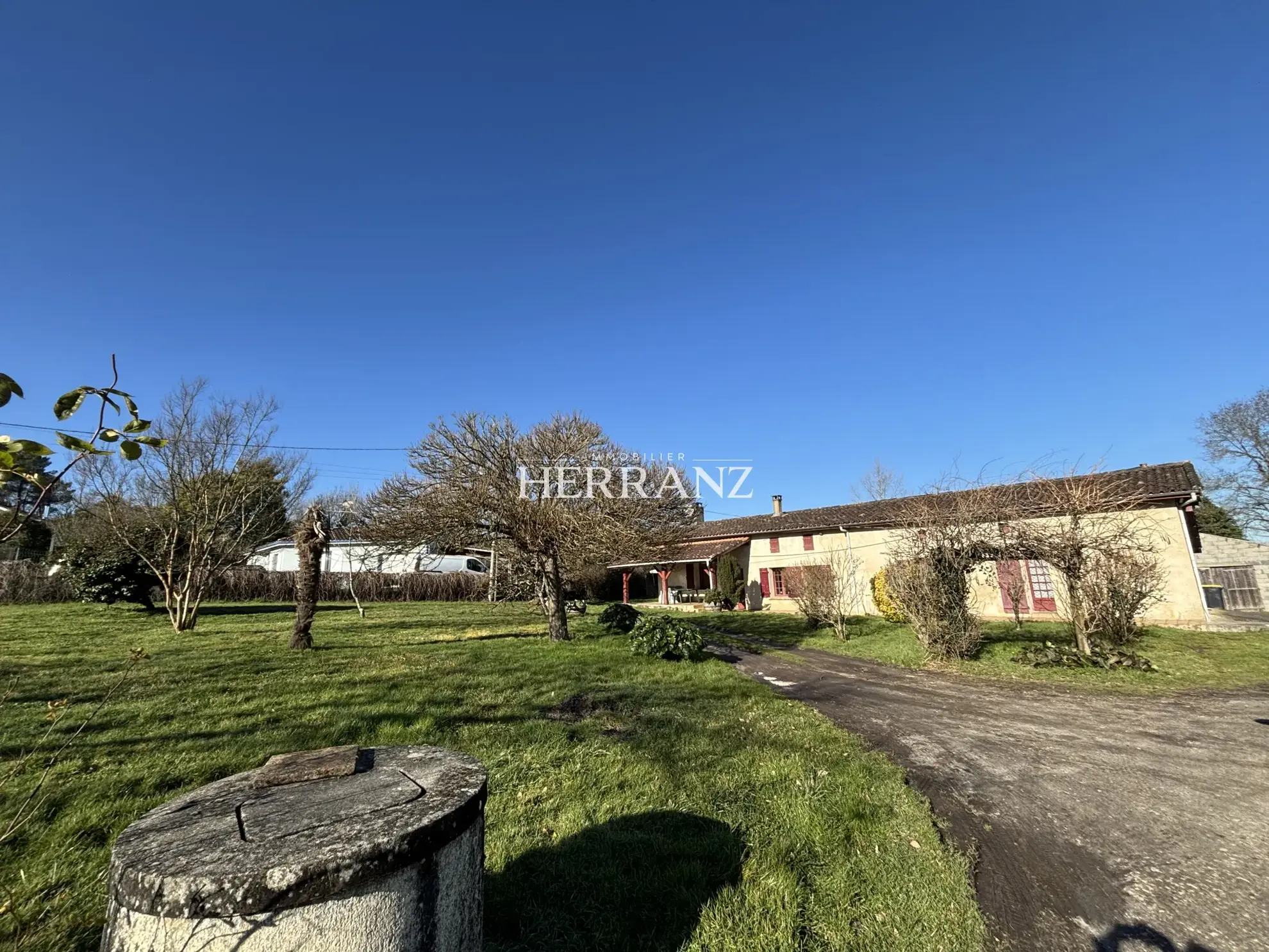 Belle maison de campagne de 123 m² avec grand jardin et dépendance proche de Bordeaux 