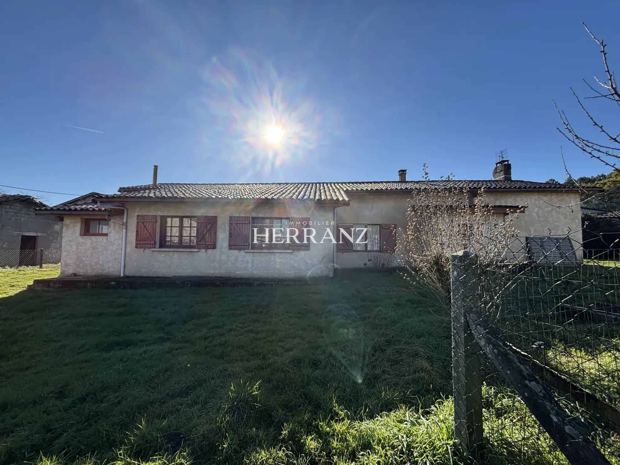 Belle maison de campagne de 123 m² avec grand jardin et dépendance proche de Bordeaux 