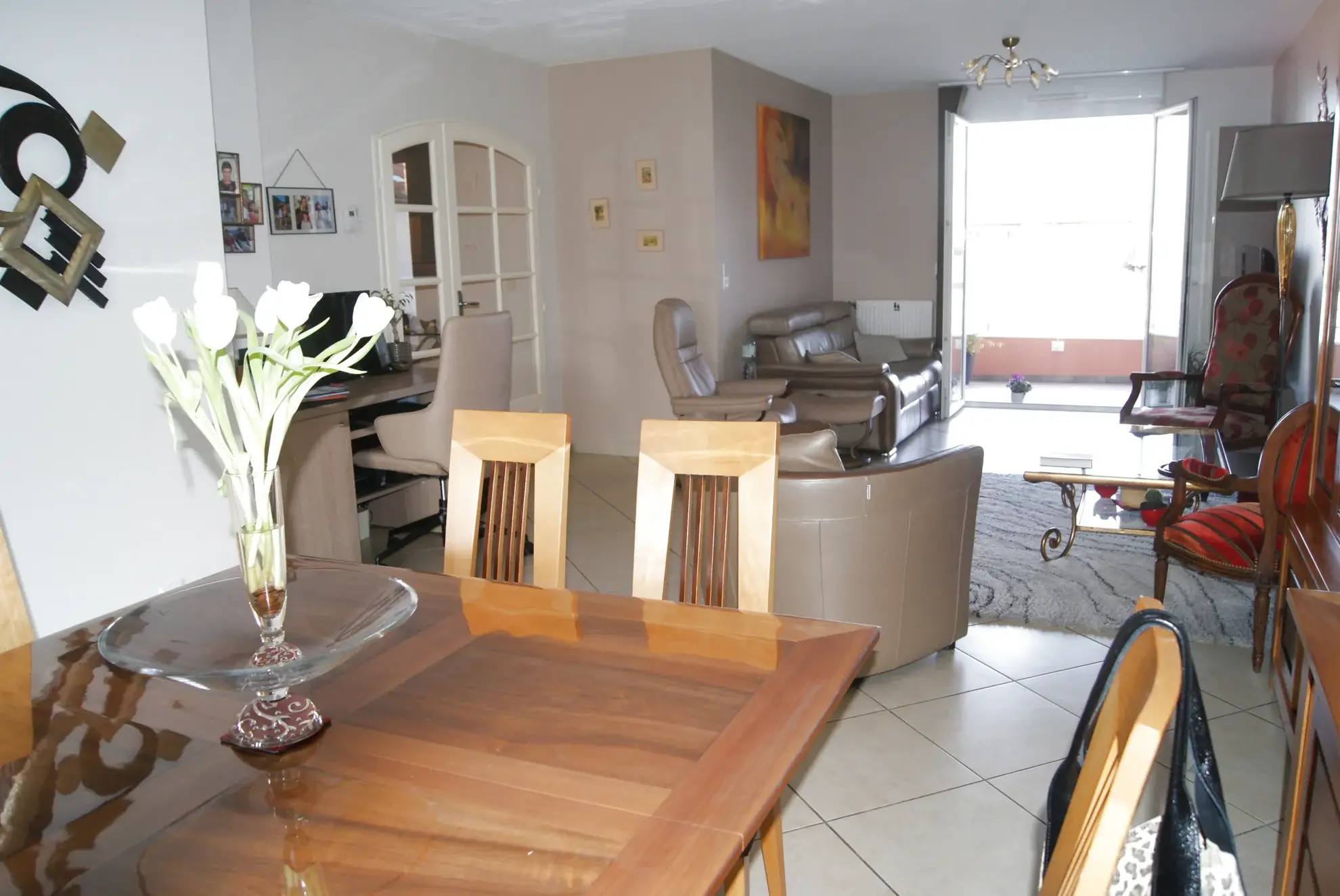 Appartement T4 de standing au centre de Bourgoin Jallieu avec terrasse et parking 