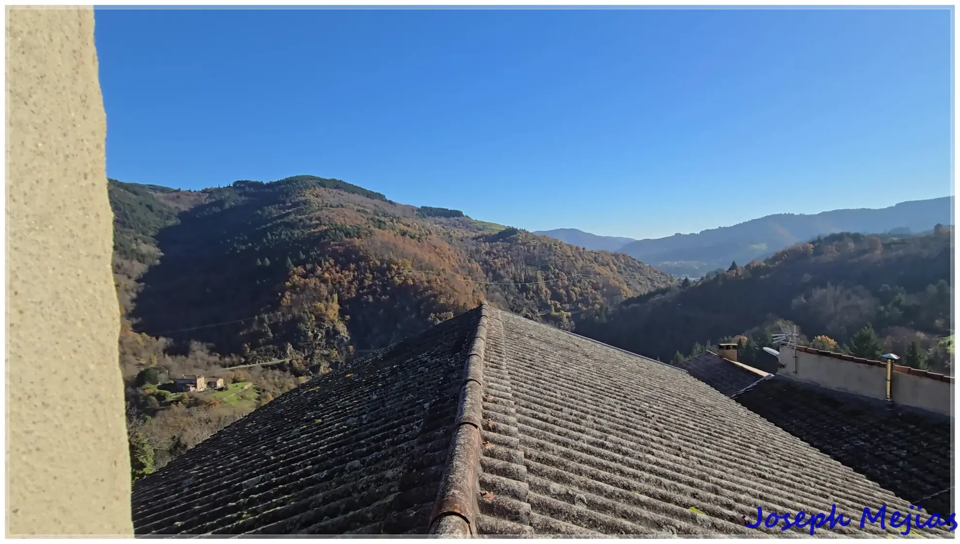 Maison à vendre avec 3 chambres, terrain de 1255 m² et belle vue sur les montagnes à Jaunac 
