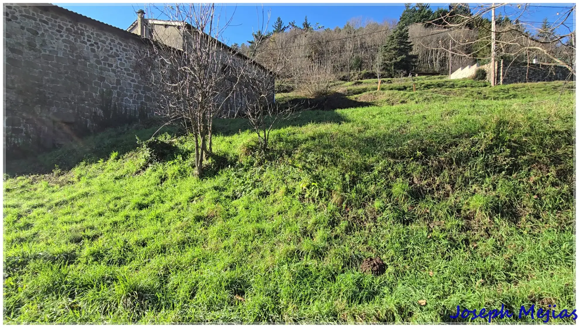 Maison à vendre avec 3 chambres, terrain de 1255 m² et belle vue sur les montagnes à Jaunac 