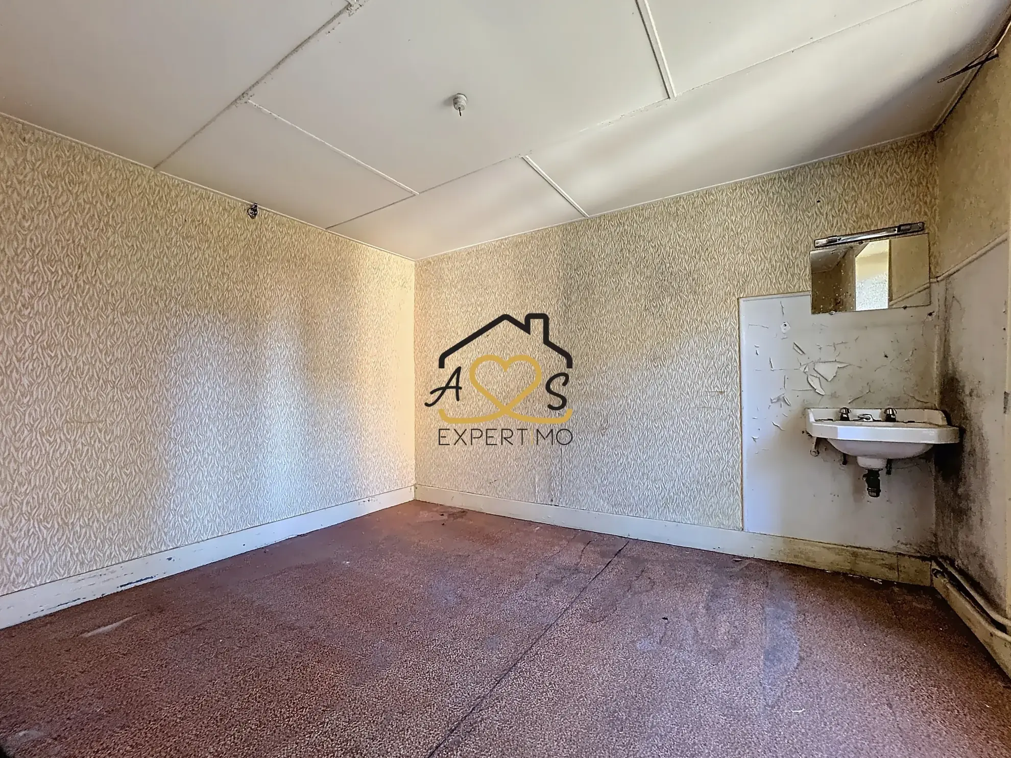 Maison à rénover à Doranges pour chambres d'hôtes ou investissement immobilier 