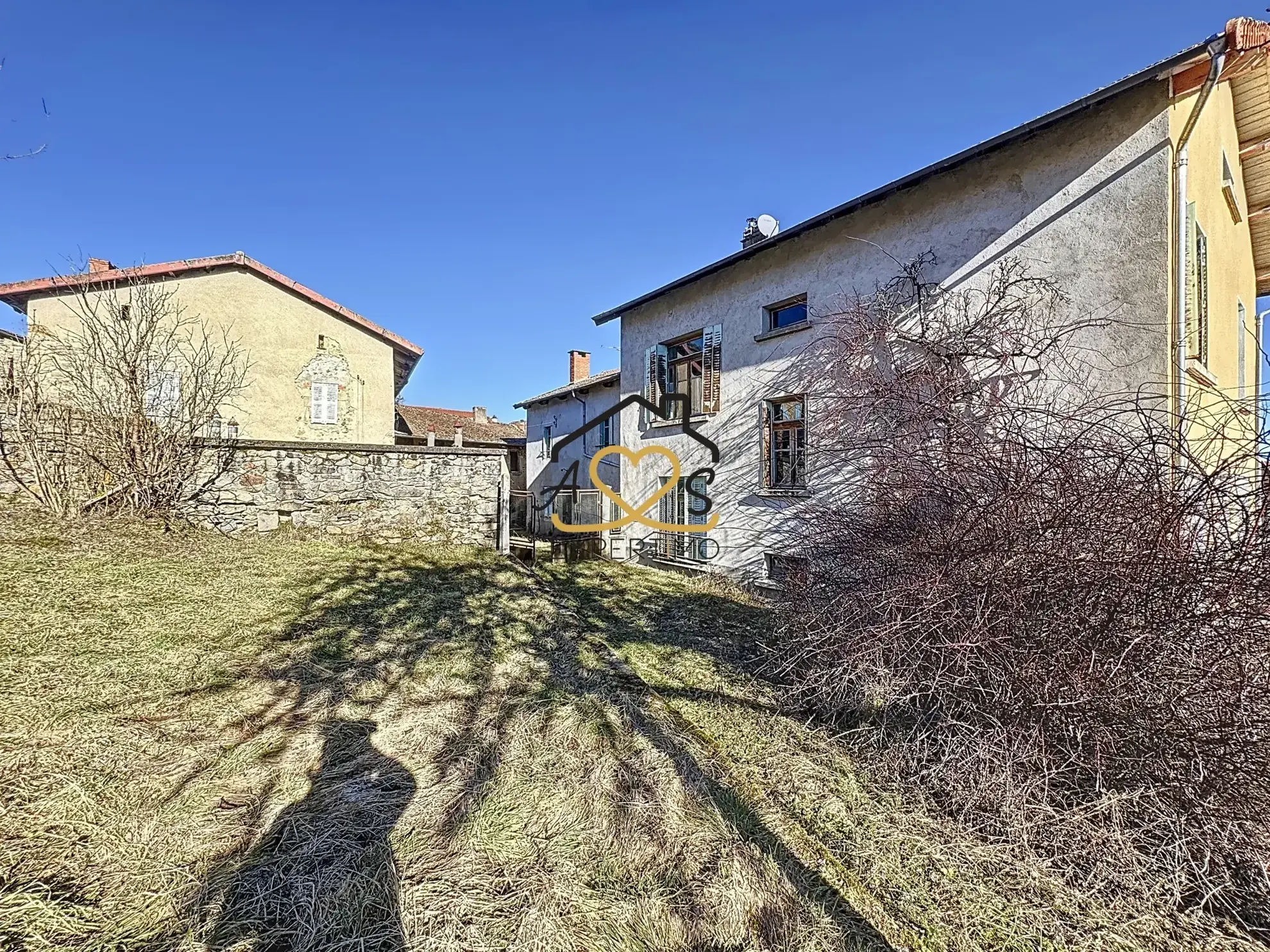 Maison à rénover à Doranges pour chambres d'hôtes ou investissement immobilier 