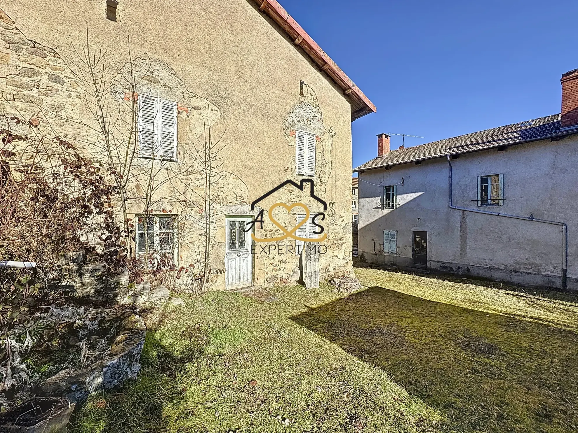 Maison à rénover à Doranges pour chambres d'hôtes ou investissement immobilier 