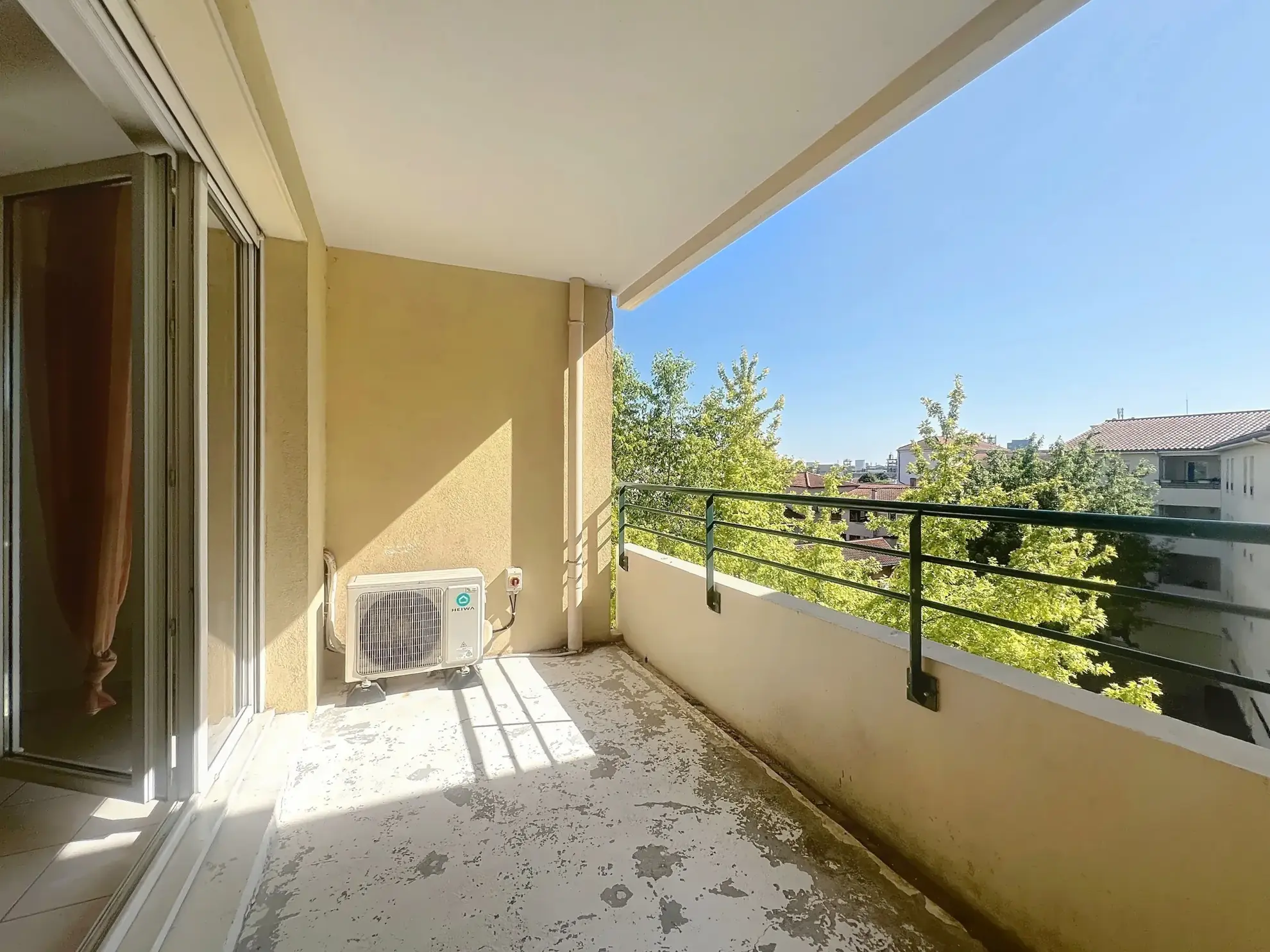 Appartement T3 avec balcon et garage à Pierre-Bénite, 66 m², secteur calme