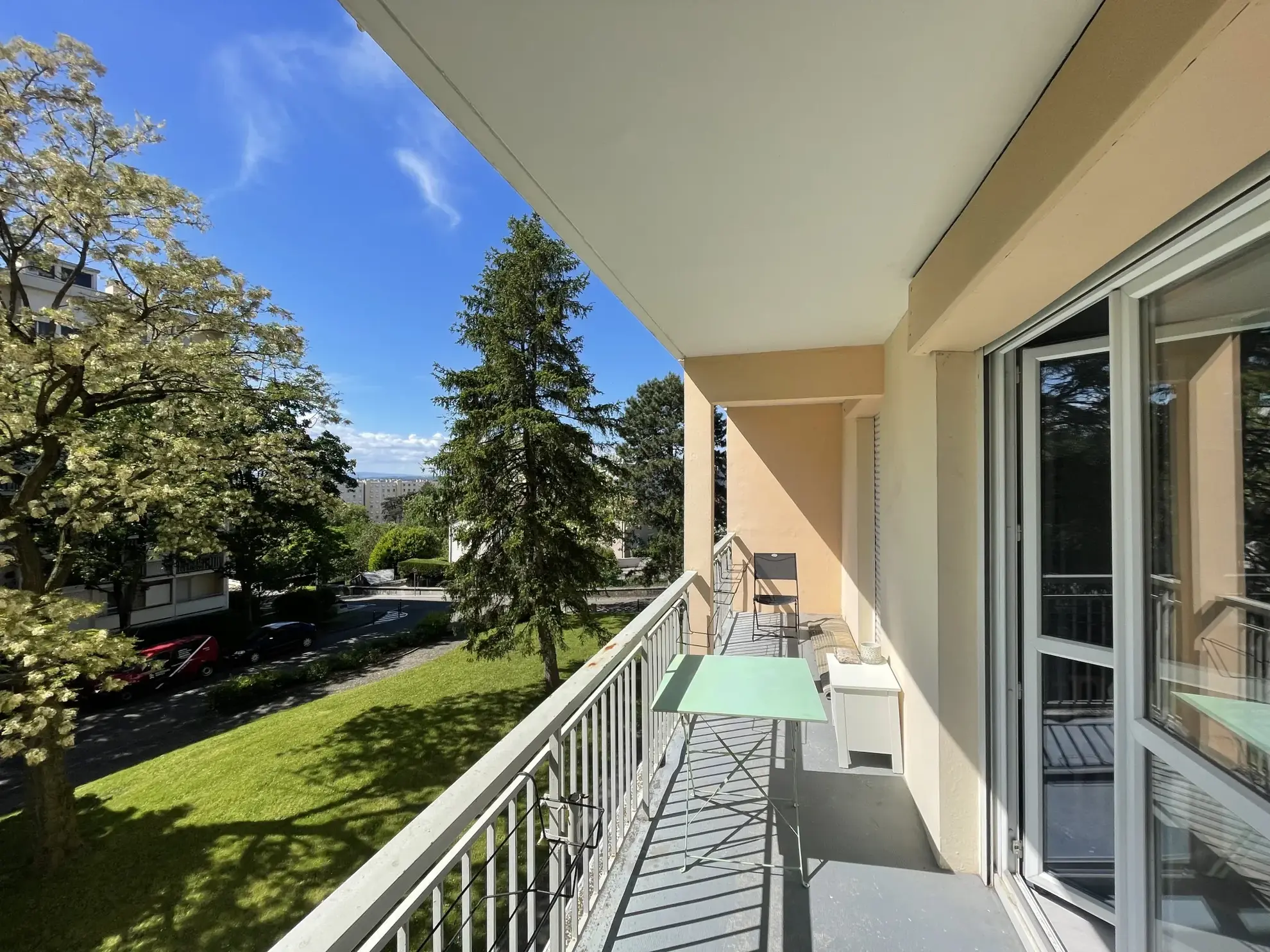 À vendre appartement lumineux de 71,31 m² à Sainte-Foy-lès-Lyon avec Balcons, Cave et Parking 