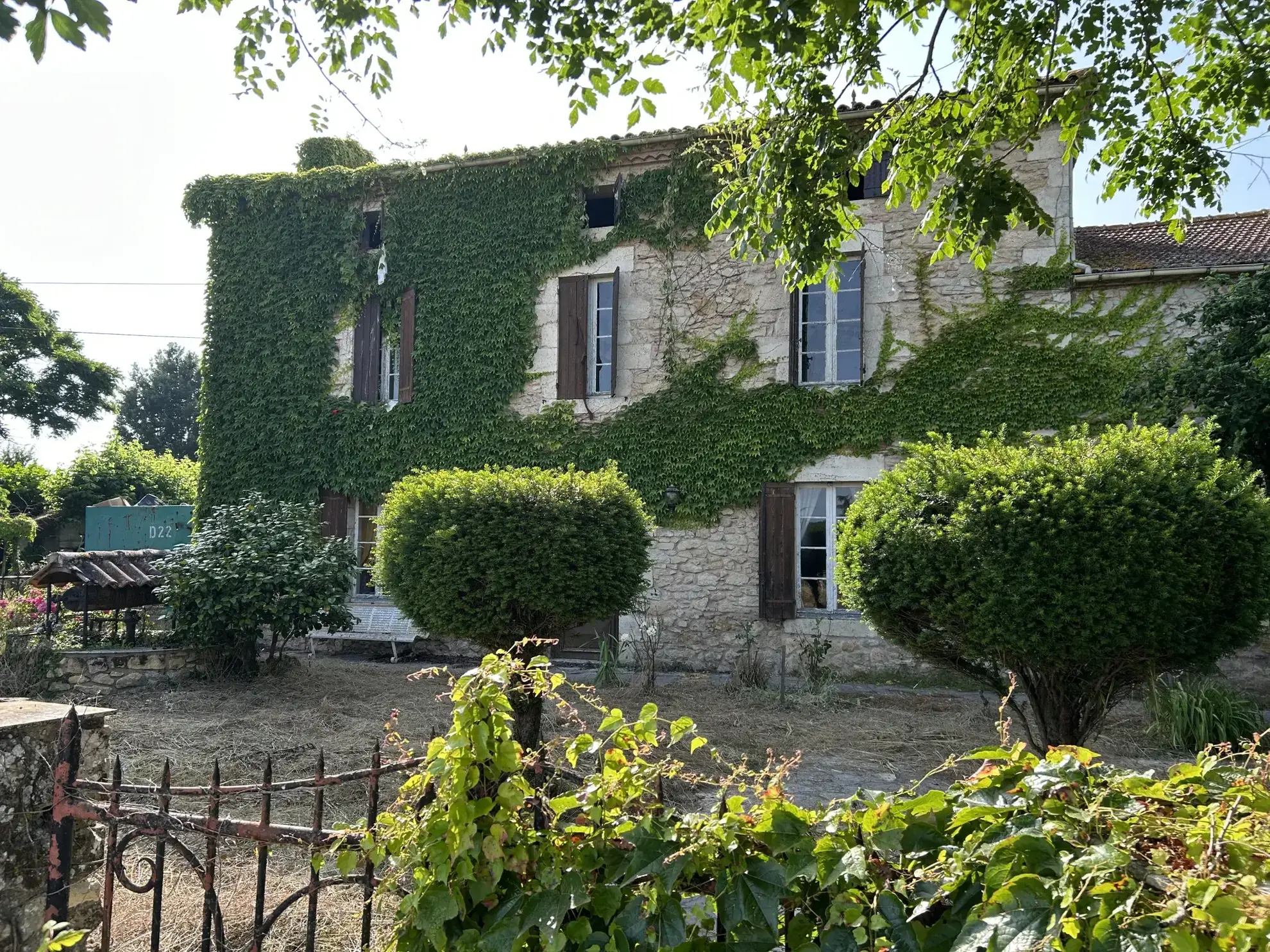Propriété à rénover de 6 hectares à Langon, potentiel agricole ou équestre 