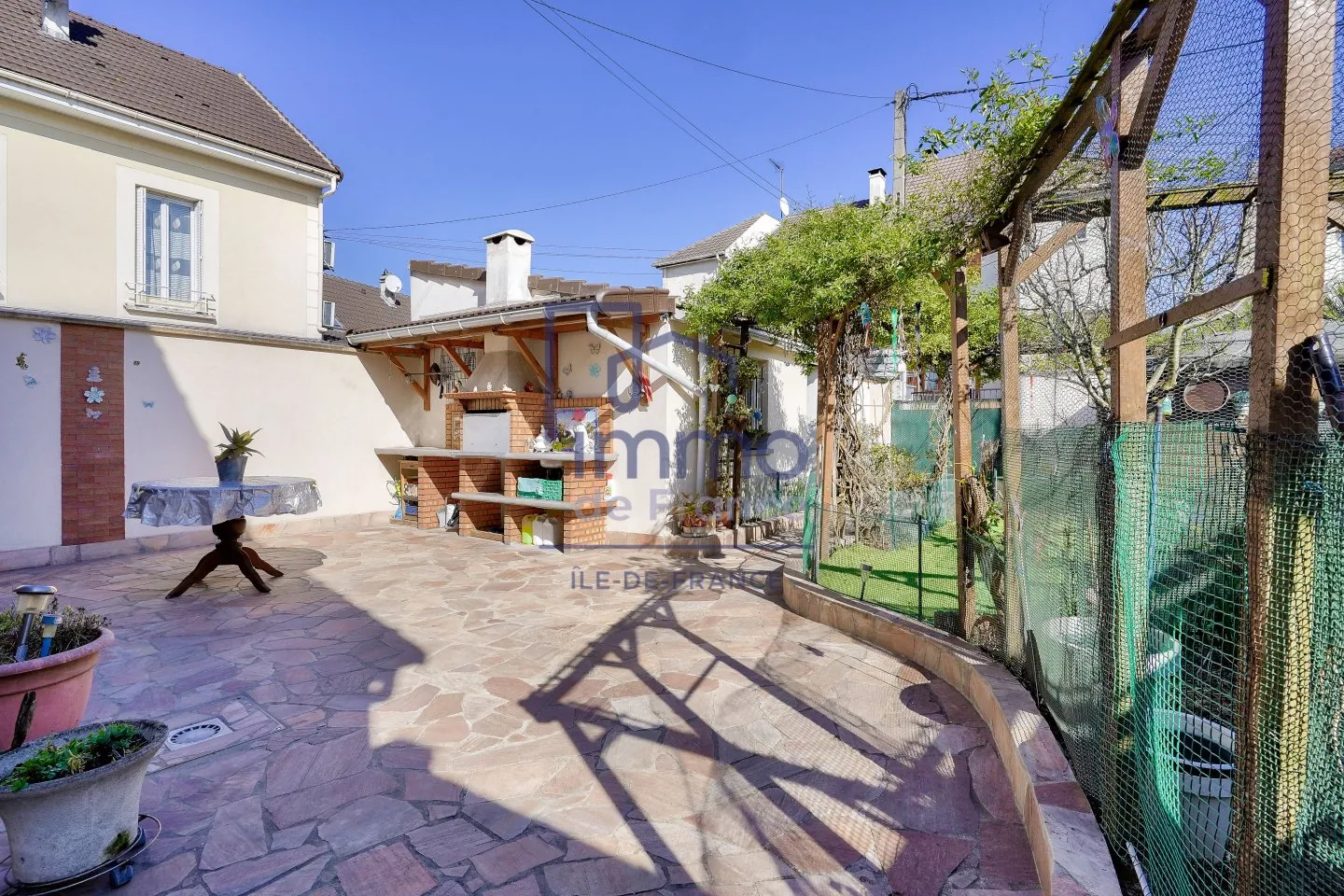 Maison de 70 m² avec terrain de 177 m² et garage au Blanc-Mesnil - Exclu IMMO DE FRANCE 