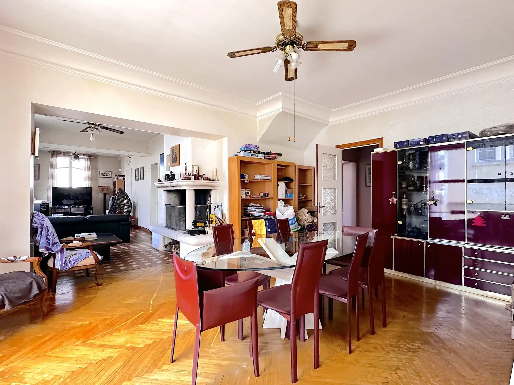 Maison de ville avec piscine au centre de Châtellerault, charme historique et grands espaces 