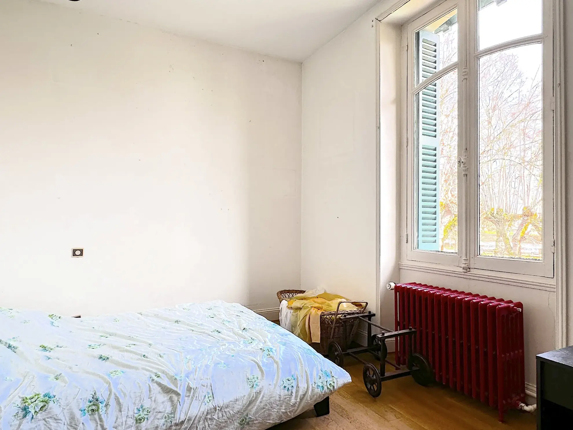 Maison de ville avec piscine au centre de Châtellerault, charme historique et grands espaces 