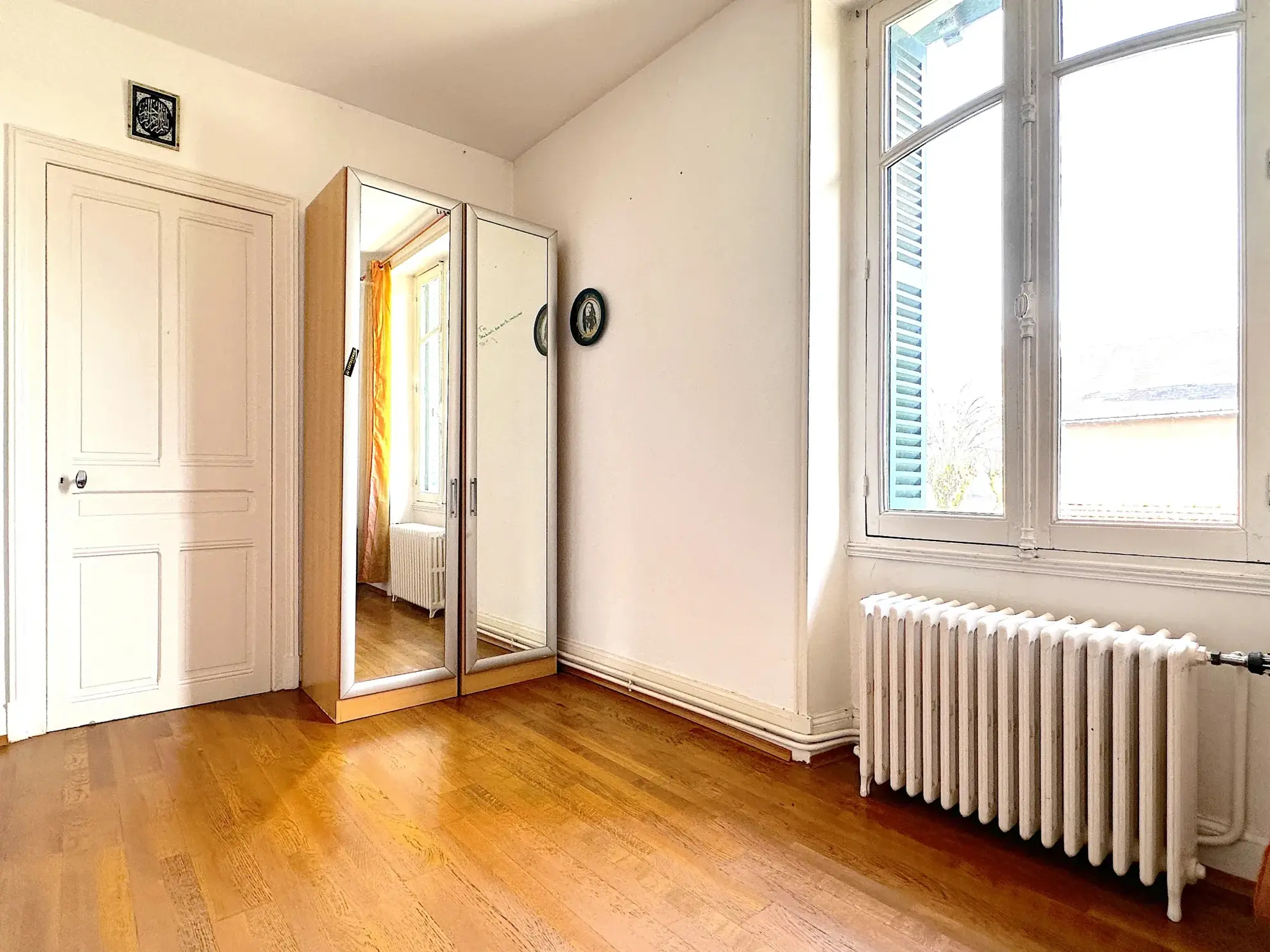 Maison de ville avec piscine au centre de Châtellerault, charme historique et grands espaces 