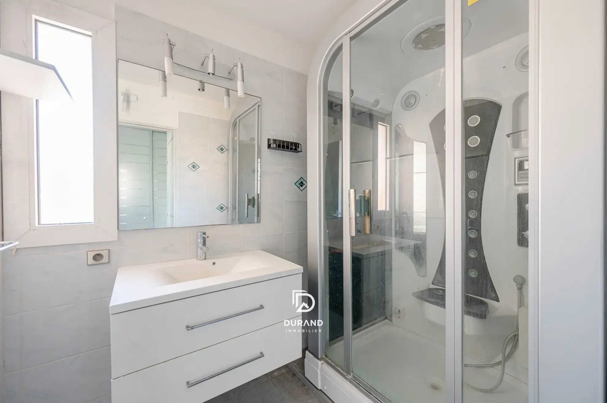 Appartement 3 pièces à Marseille 8e - Vieille Chapelle, terrasse, garage et cave 