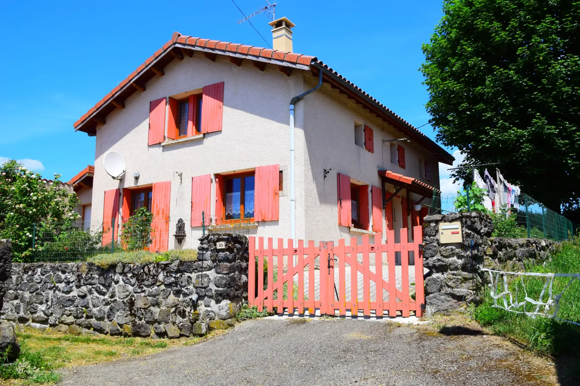Maison de 137 m² avec garage et terrasse en Montagne Ardèche à Coucouron