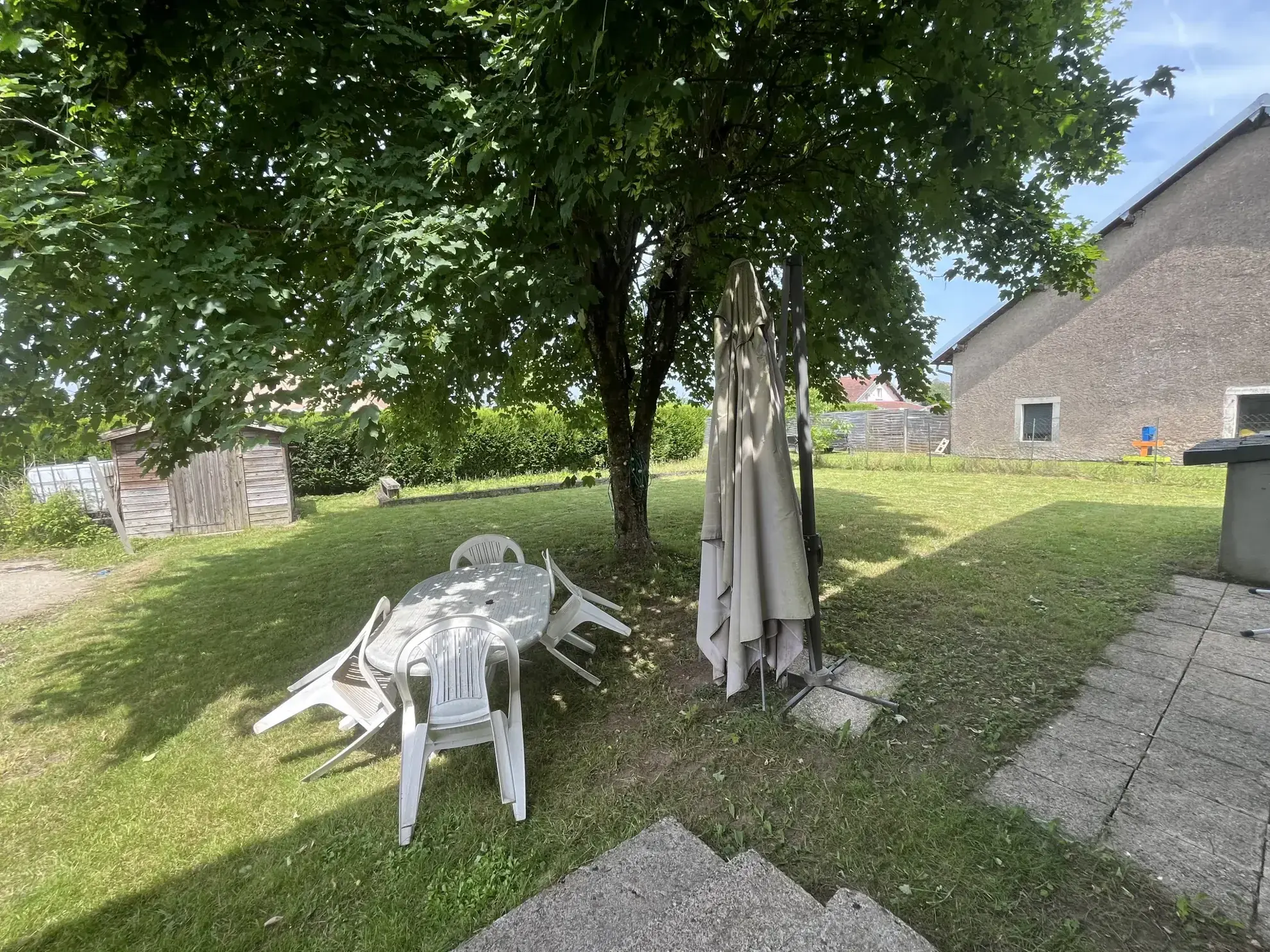 Maison ancienne en pierre de 190 m2 avec 5 chambres à Saint Germain 