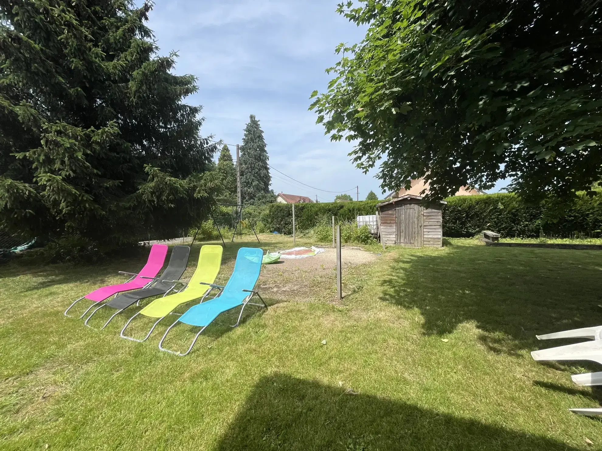 Maison en pierre de 190 m² avec dépendances et jardin à Saint Germain