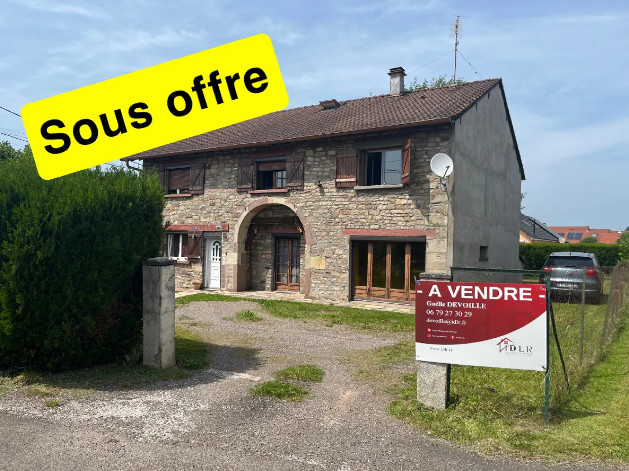 Maison ancienne en pierre de 190 m2 avec 5 chambres à Saint Germain