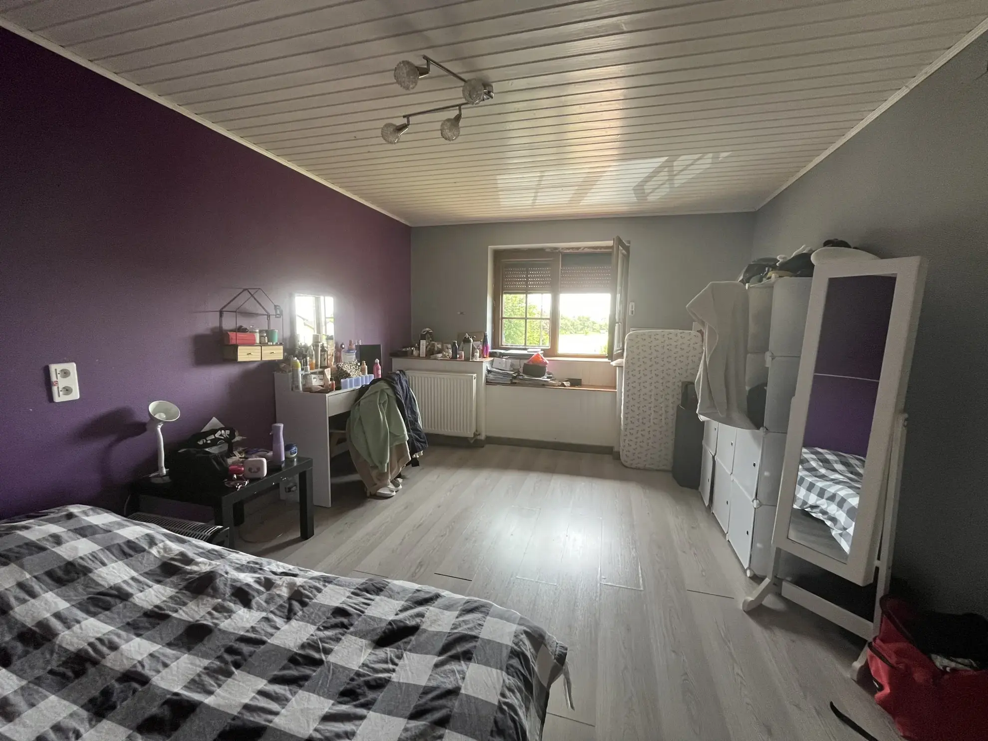 Maison ancienne en pierre de 190 m2 avec 5 chambres à Saint Germain 