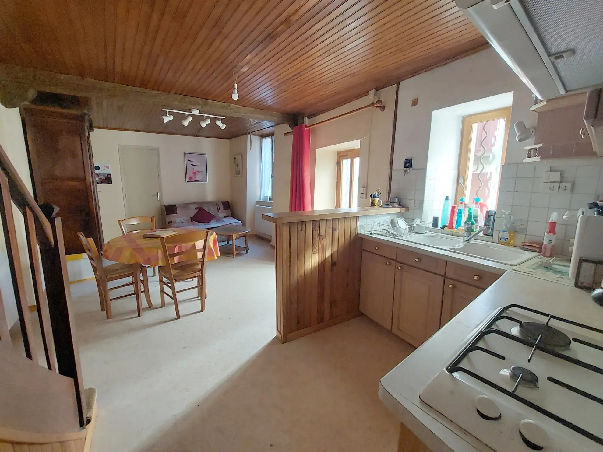 Charmante maison de village de 49 m² à Brusque avec cave et combles aménagés