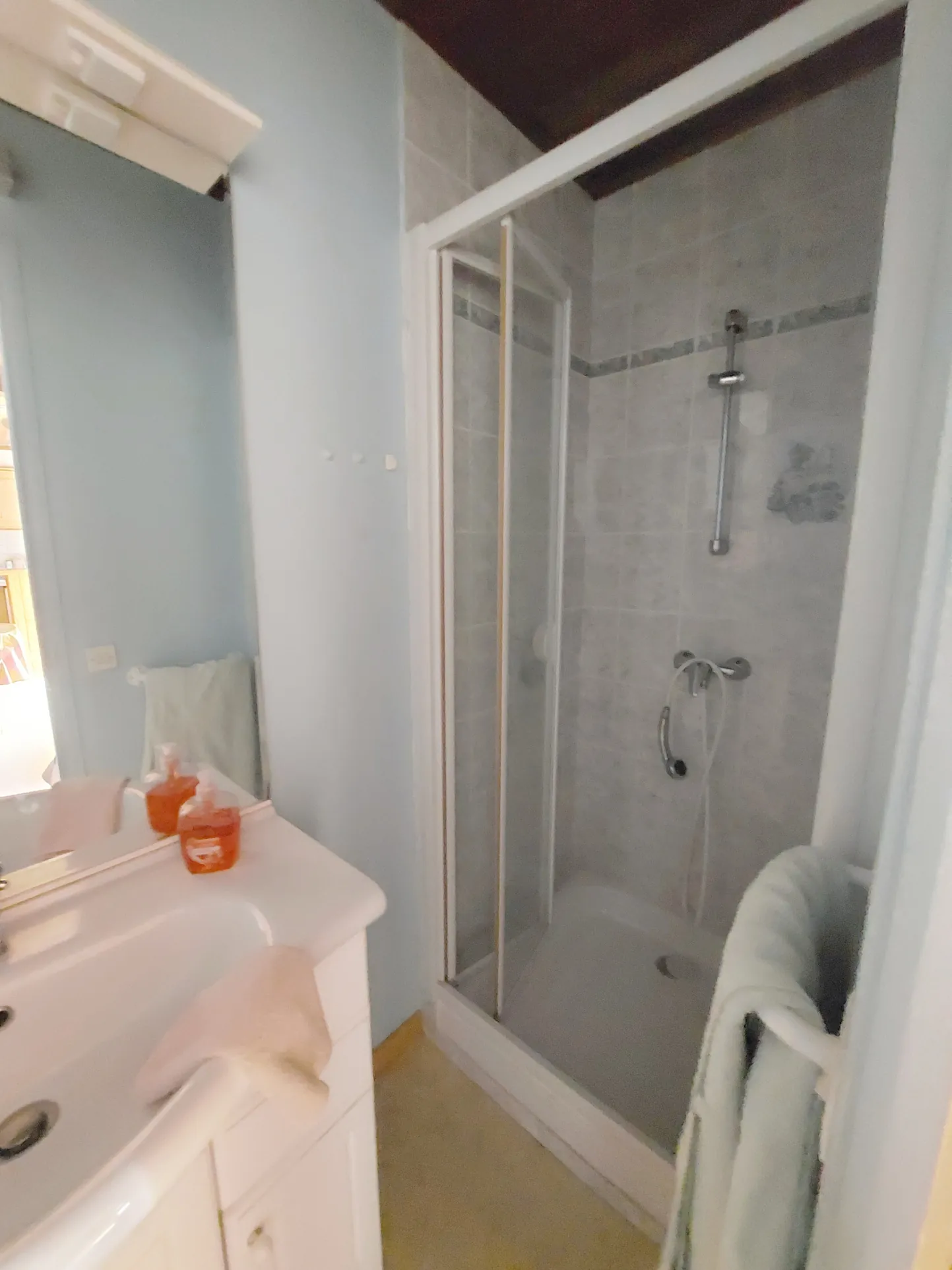 Charmante maison de village de 49 m² à Brusque avec cave et combles aménagés 